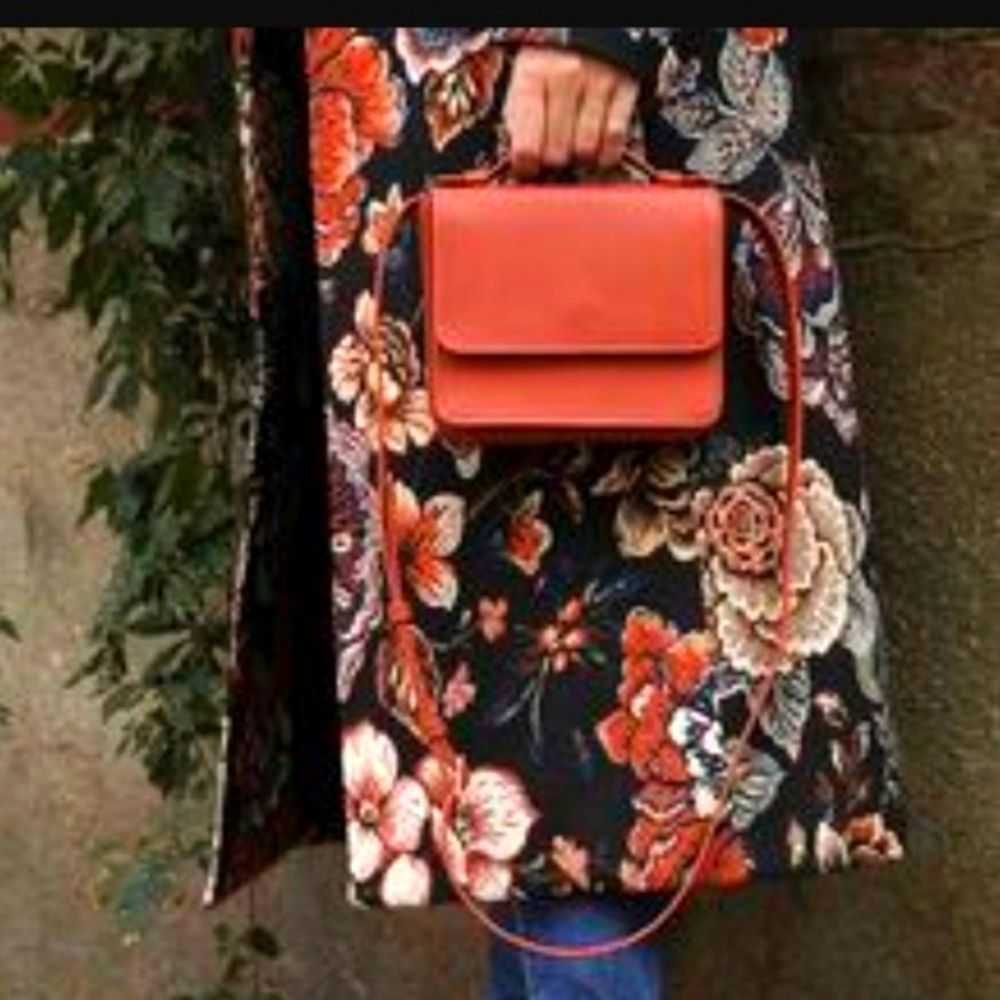 FEED "BLAIR" BAG IN BRICK RED BY EADIE BLAIR - Picture 4 of 8